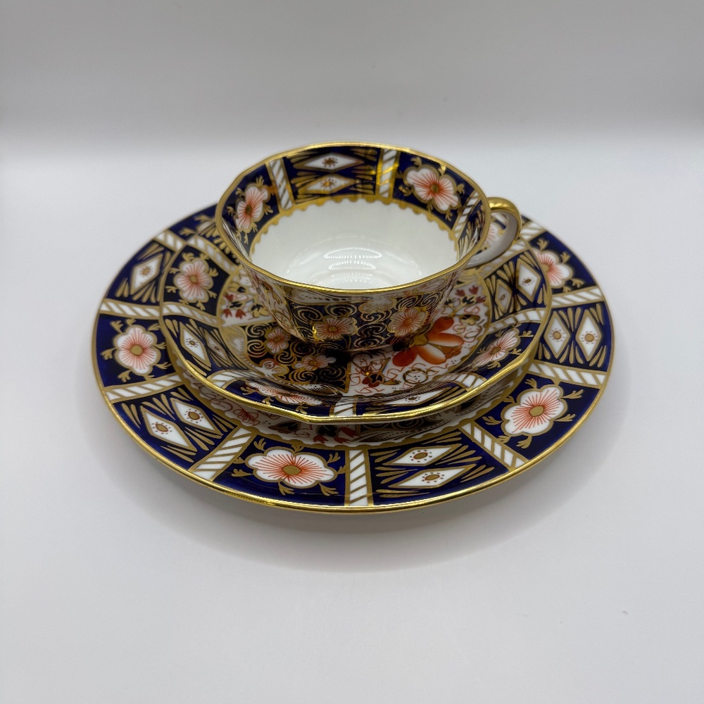 Royal Crown Derby Imari 2451 tea setting. 6x3 piece Sefton teacup & dessert set.